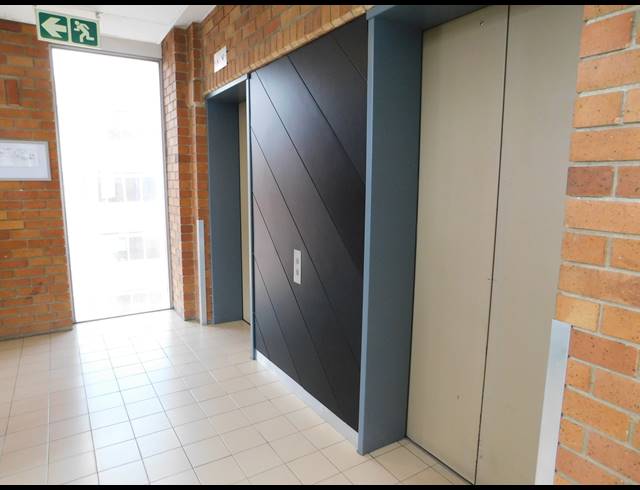 7,200M² OFFICE TO LET IN FERNDALE